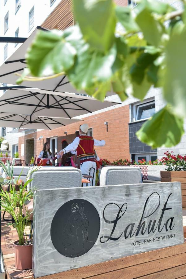 Hotel Lahuta Bajram Curri Exterior foto