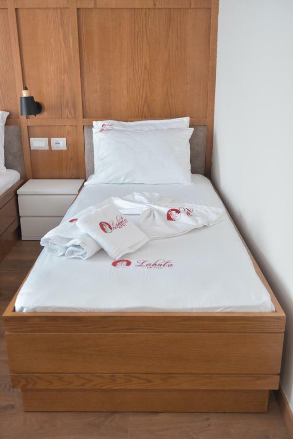 Hotel Lahuta Bajram Curri Exterior foto